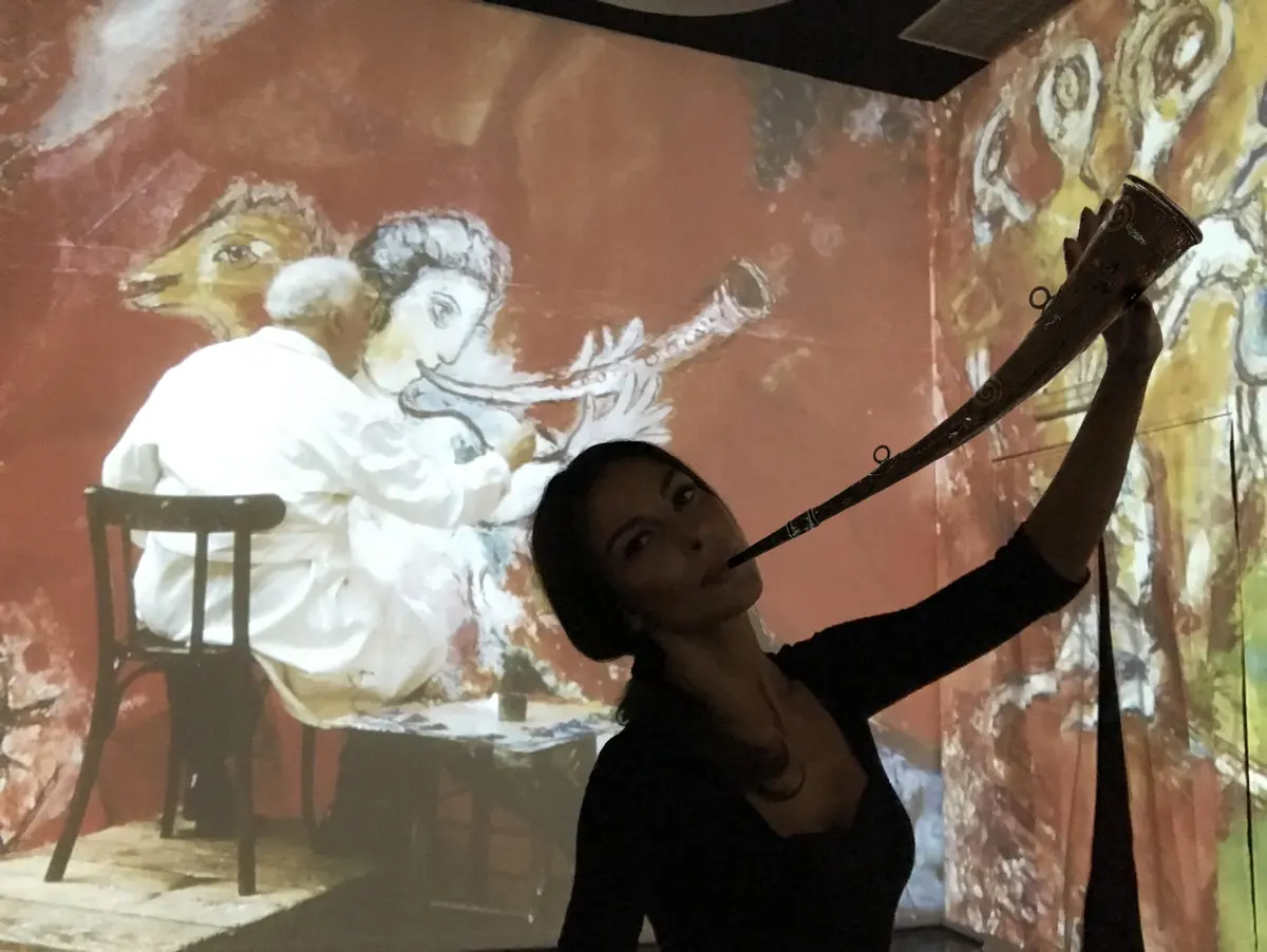 Marc Chagall mentre dipinge — #SelfieadArte di Clelia Patella