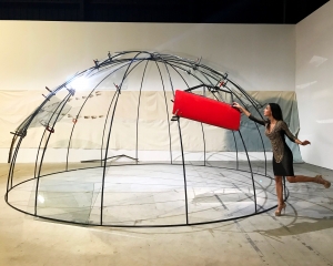 &quot;Portiera volante&quot; (Mario Merz - Evidenza di 987, 1978 Igloos Pirelli Hangar Bicocca)