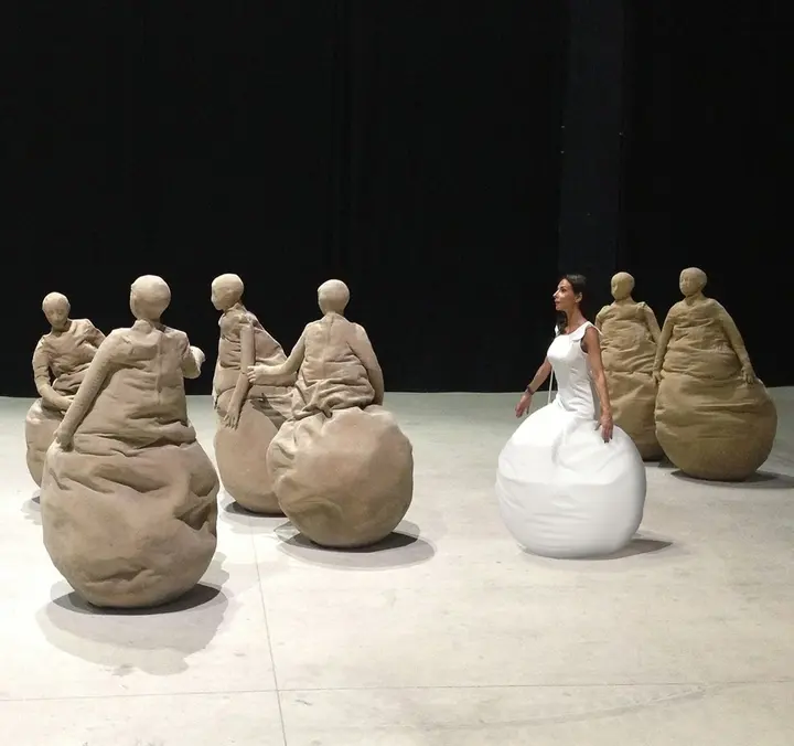 Juan Muñoz, Conversation Piece — #SelfieadArte di Clelia Patella