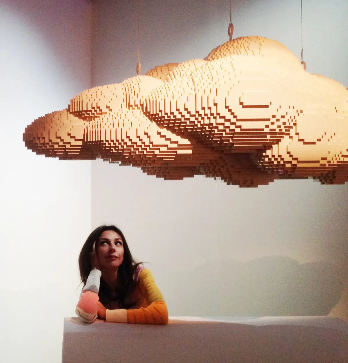 Nathan Sawaya, Large Cloud — #SelfieadArte di Clelia Patella