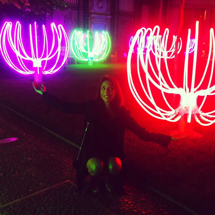 Luca Trazzi, Poesie di Neon — #SelfieadArte di Clelia Patella