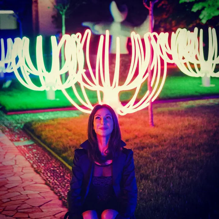 Luca Trazzi, Poesie di Neon — #SelfieadArte di Clelia Patella