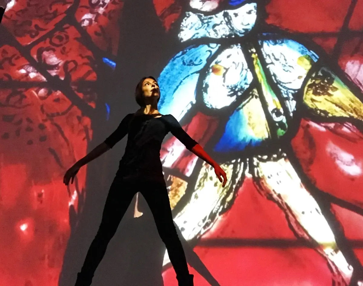 Marc Chagall - Stained-glass window at Chichester Cathedral — #SelfieadArte di Clelia Patella