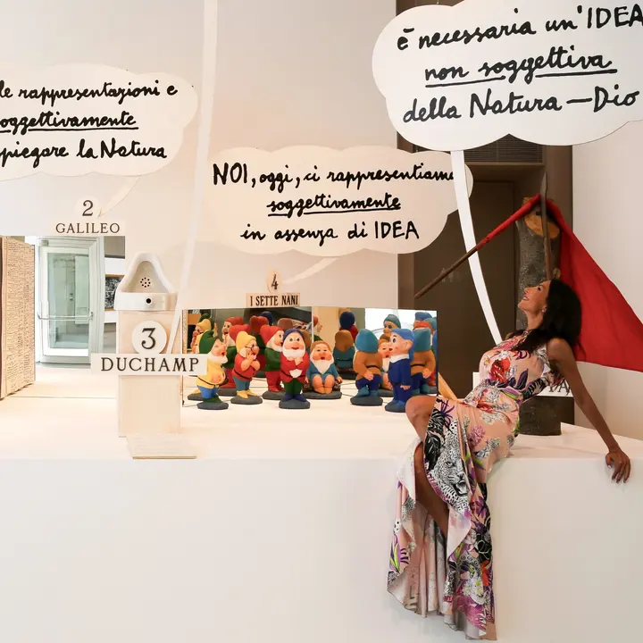 Enzo Mari, Dialogo tra Fidia, Galileo, Duchamp, I 7 nani, L'Idiota 1986 — #SelfieadArte di Clelia Patella