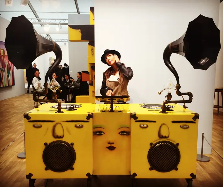 "D.J. vu” (OSGEMEOS, Gramophone (2016) Lehmann Maupin - NY)
