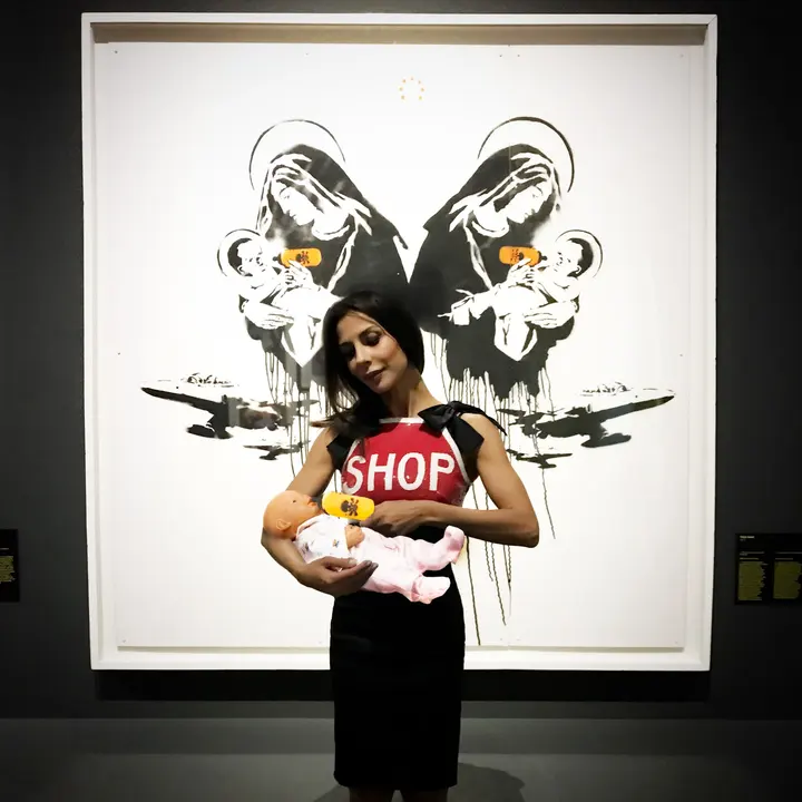 Banksy - Toxic Mary, 2003 — #SelfieadArte di Clelia Patella