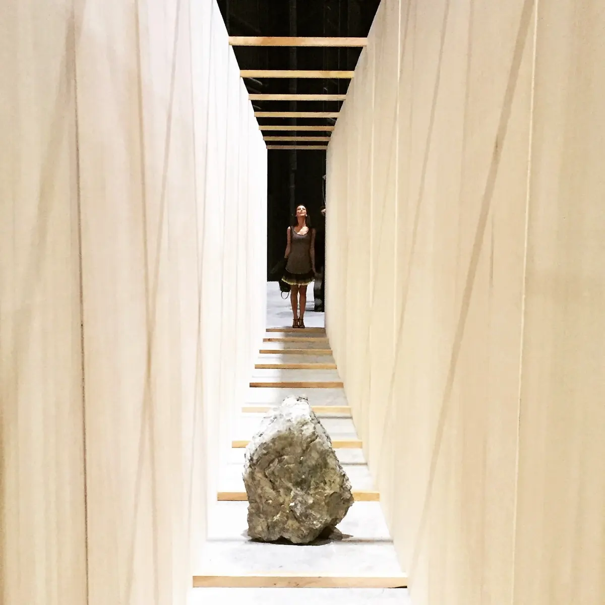 Kishio Suga, Exposed Realm — #SelfieadArte di Clelia Patella