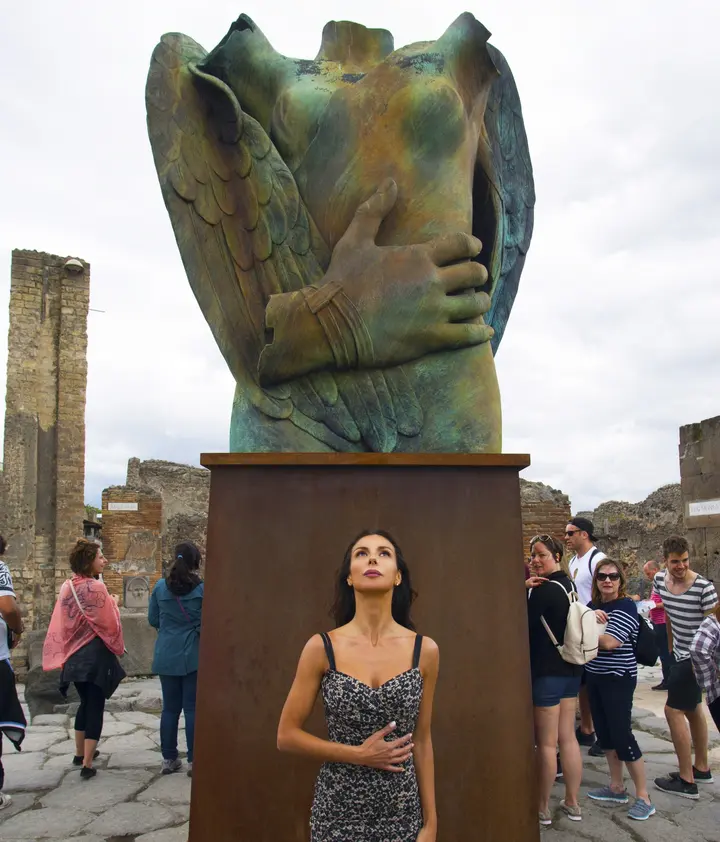 Igor Mitoraj @ Pompei — #SelfieadArte di Clelia Patella